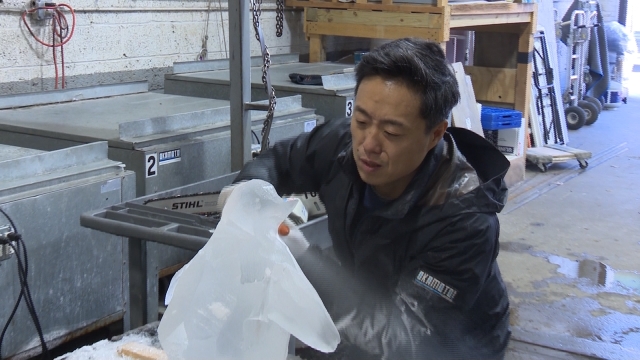 ＮＹで活躍する氷の彫刻家・岡本慎太郎さん / Okamoto Studio: Ice carving in NYC!
